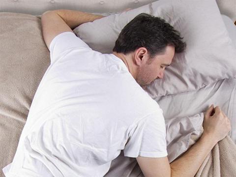 علاج التعرق أثناء النوم وما هي أسبابه وأعراضه